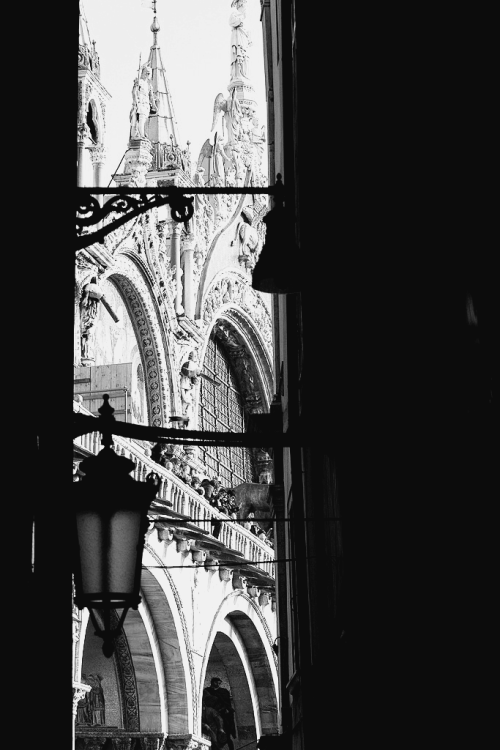 Archillect ID 12518