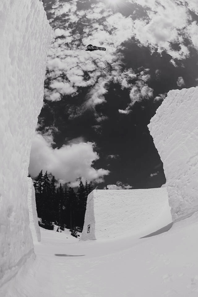 Archillect ID 33612