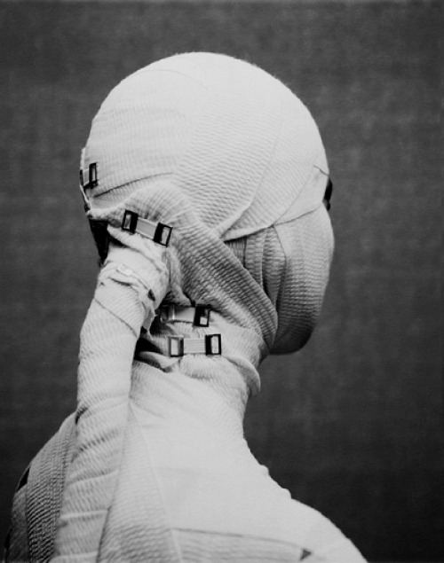 Archillect ID 37634
