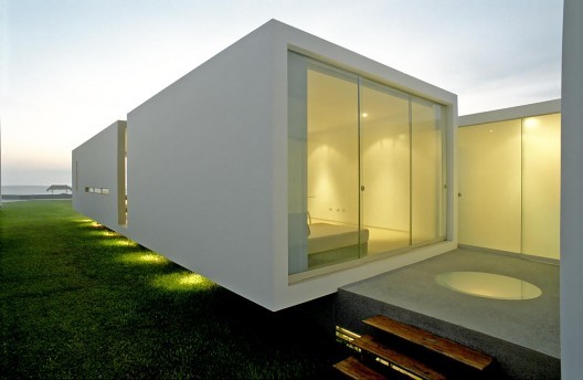 Archillect ID 37688