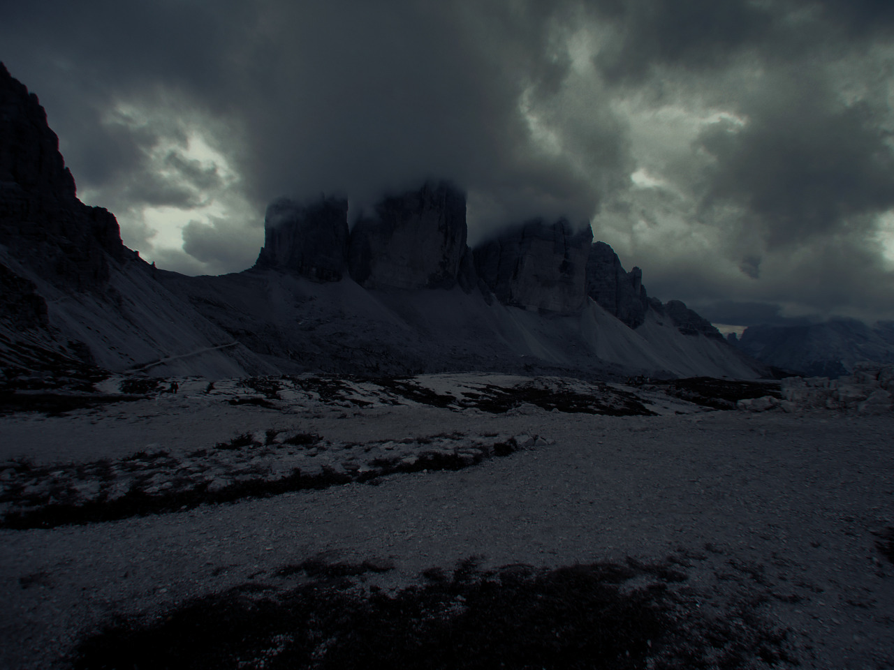 Archillect ID 38255
