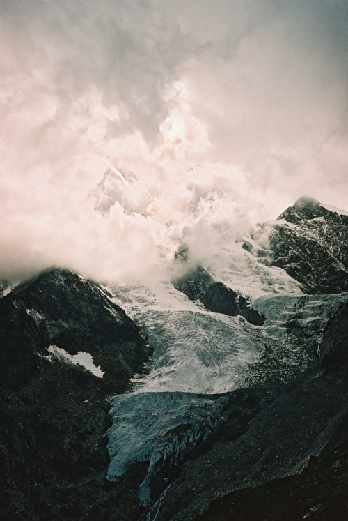 Archillect ID 40011