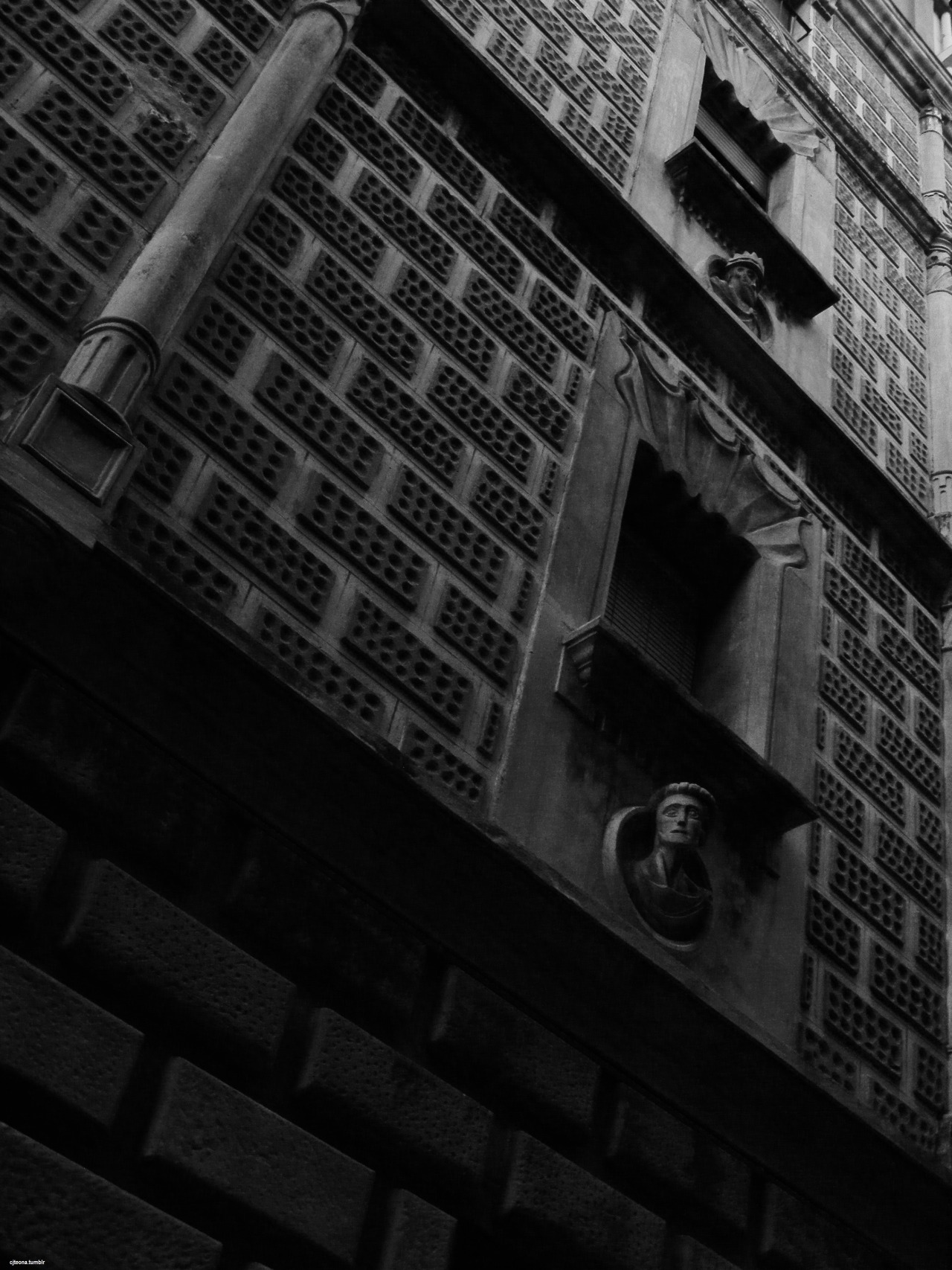 Archillect ID 40600