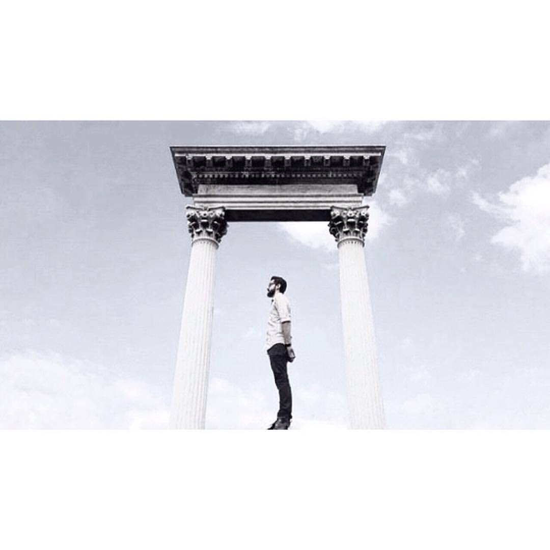 Archillect ID 61327
