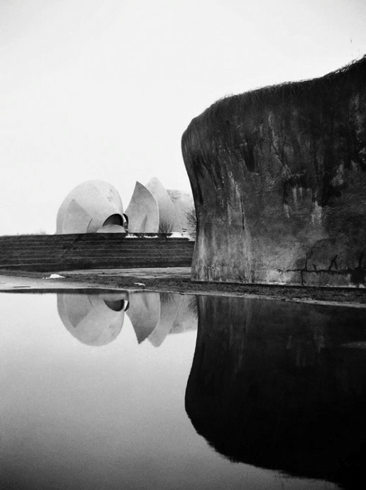 Archillect ID 70270