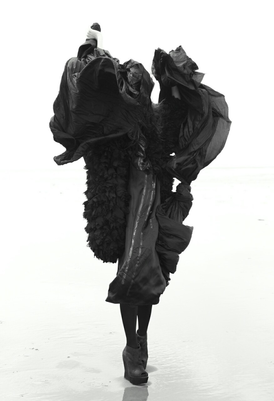 Archillect ID 72477
