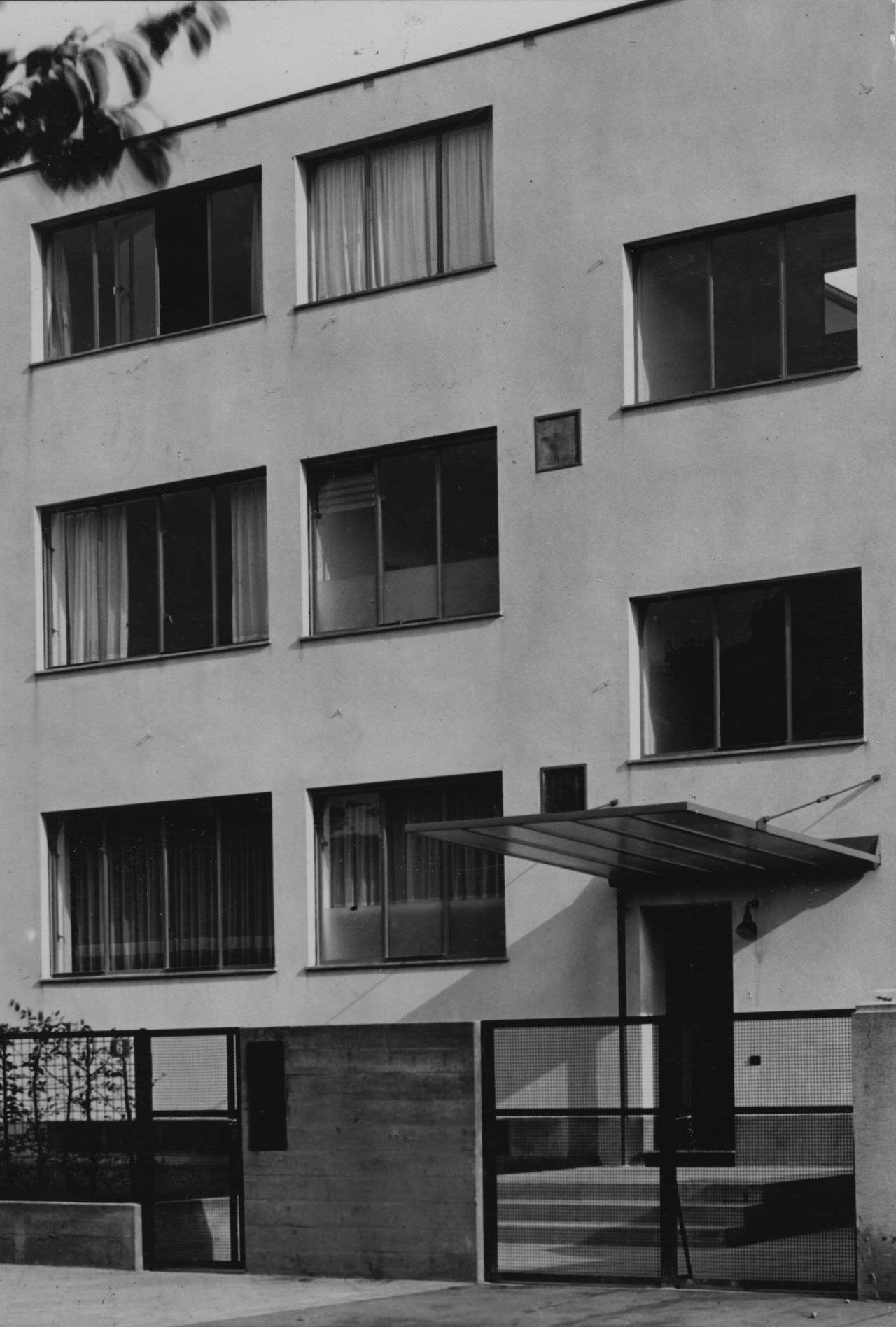 Archillect ID 75150