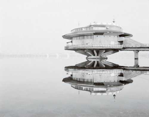 Archillect ID 101833
