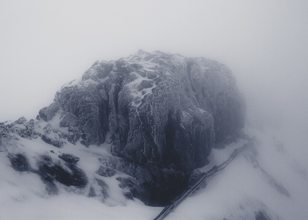 Archillect ID 105889