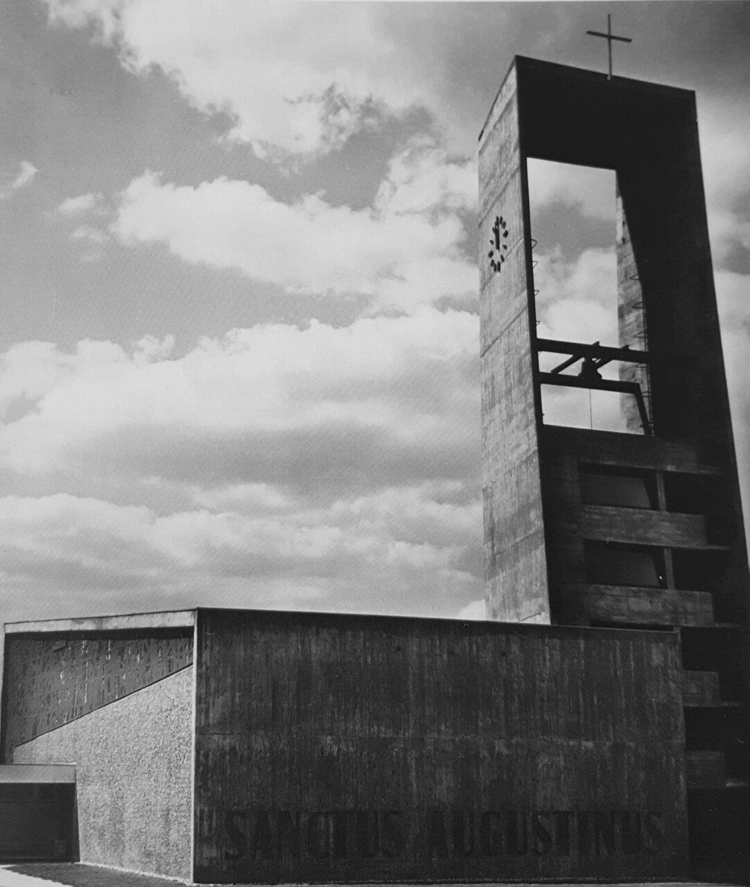 Archillect ID 106722