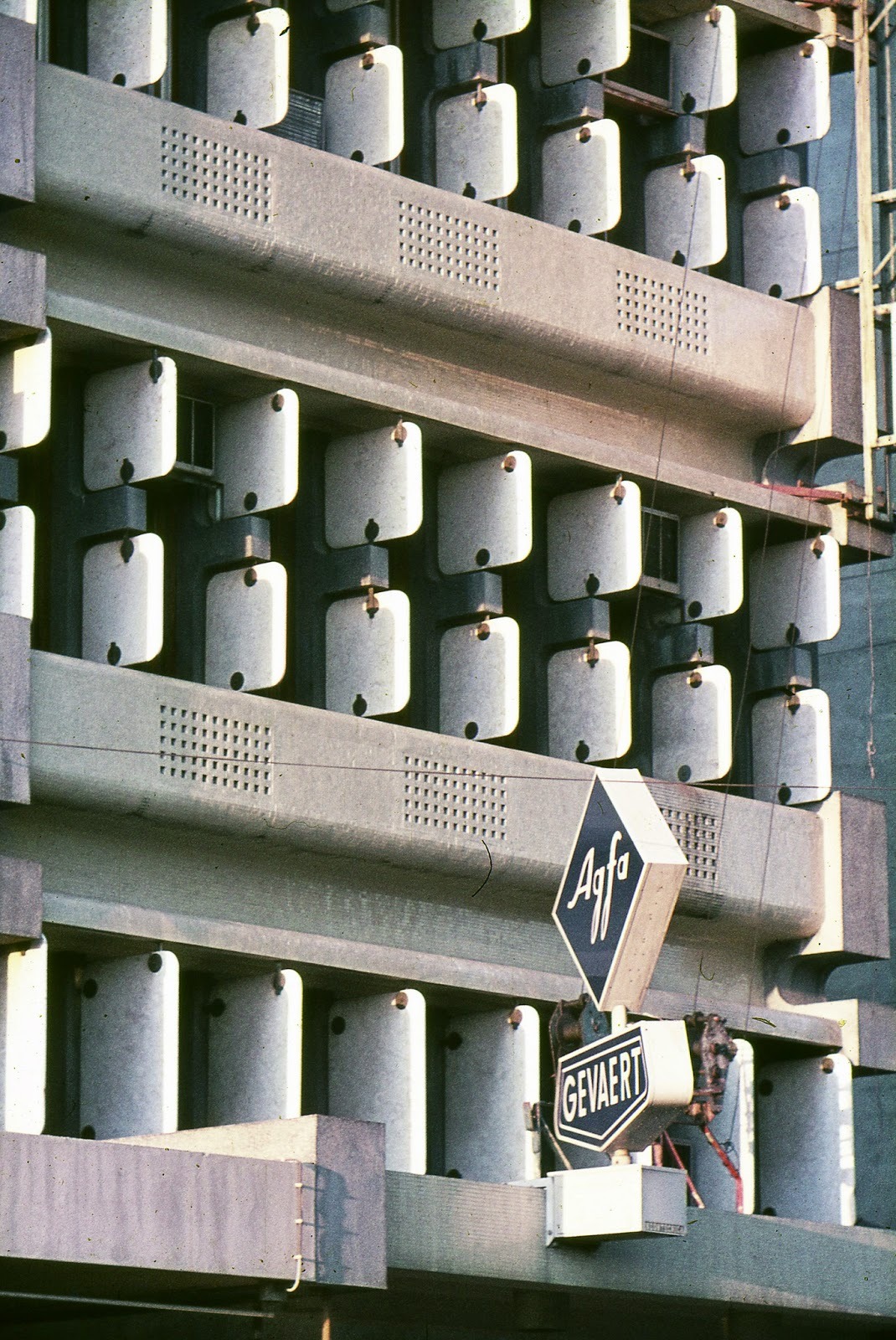 Archillect ID 115407