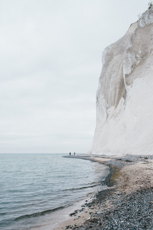 Archillect ID 116610