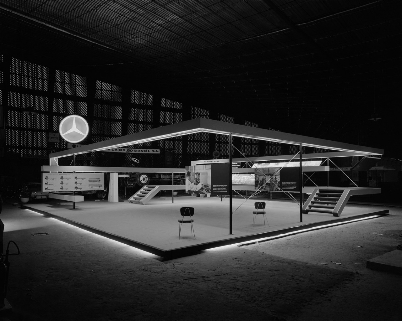 Archillect ID 121530