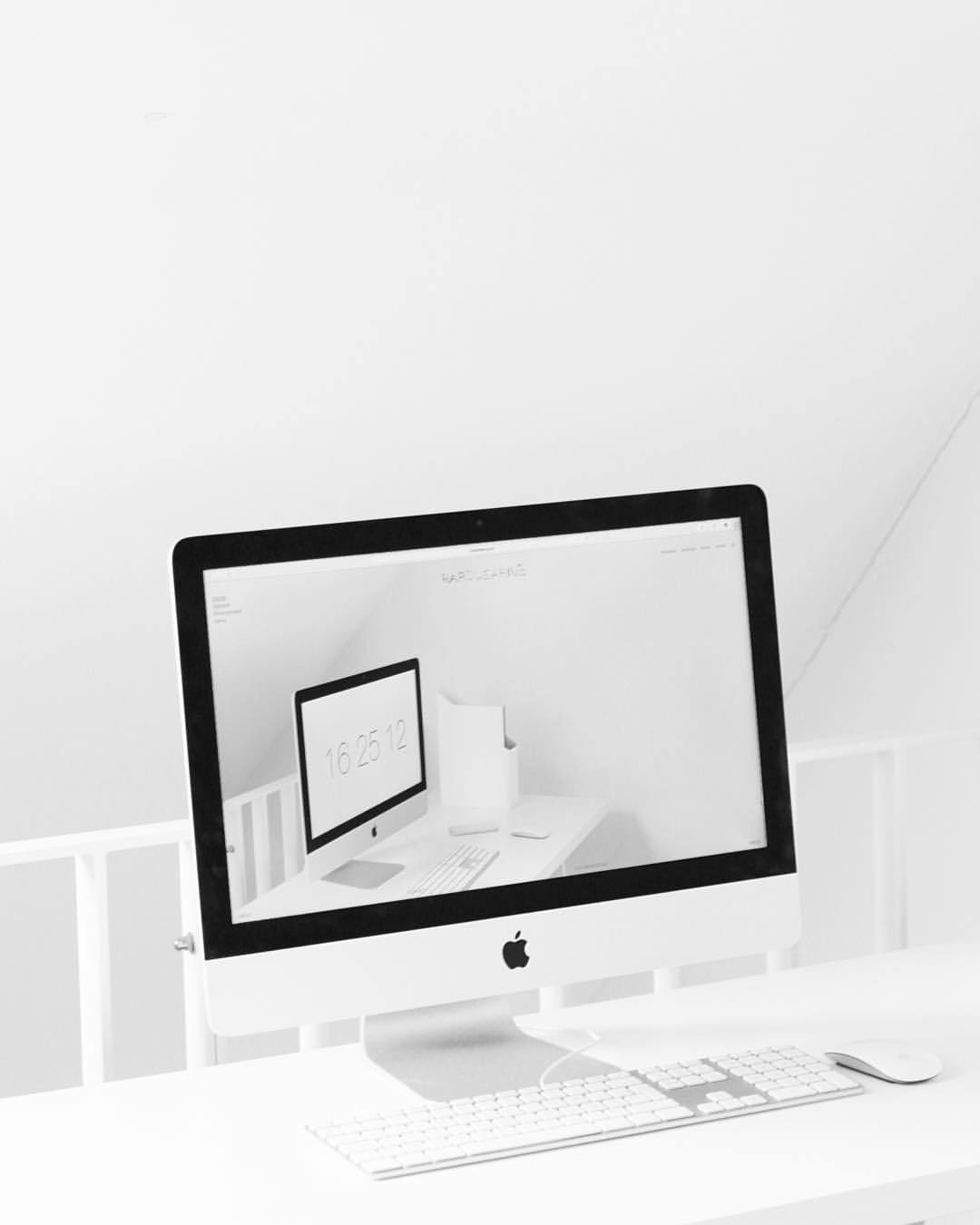 Archillect ID 121664
