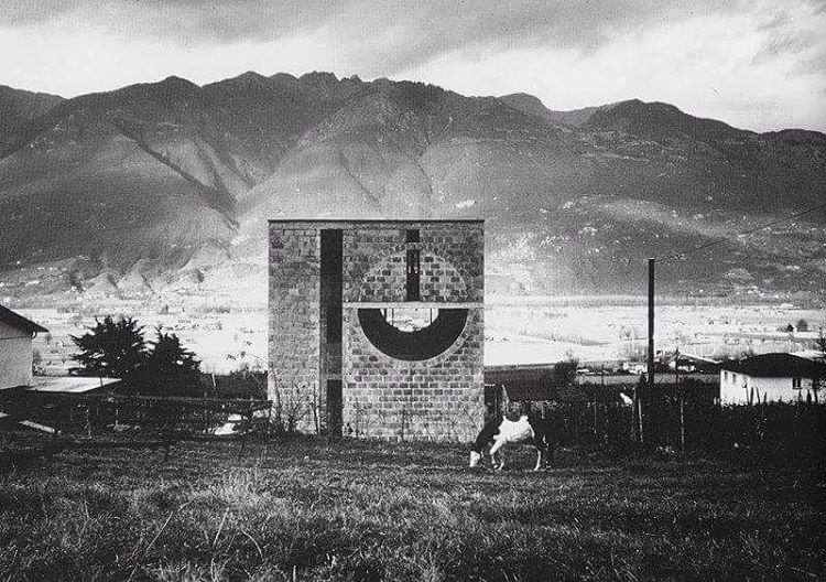 Archillect ID 124317