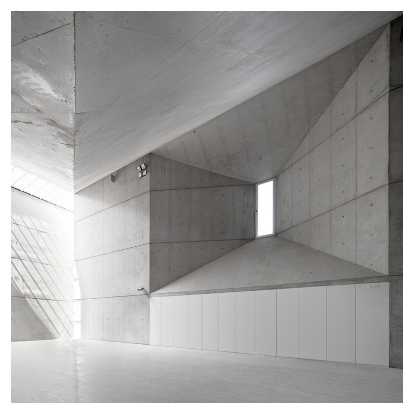 Archillect ID 125375
