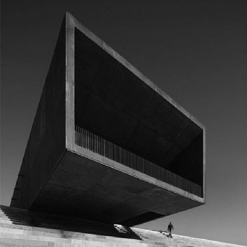 Archillect ID 125565