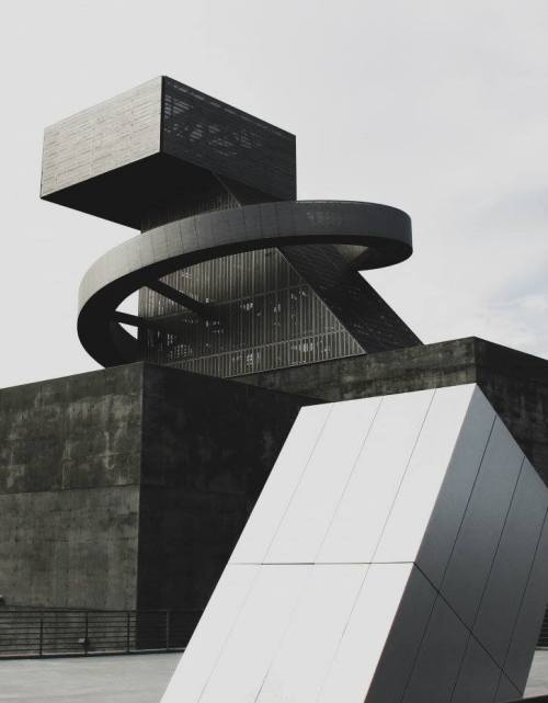 Archillect ID 129835