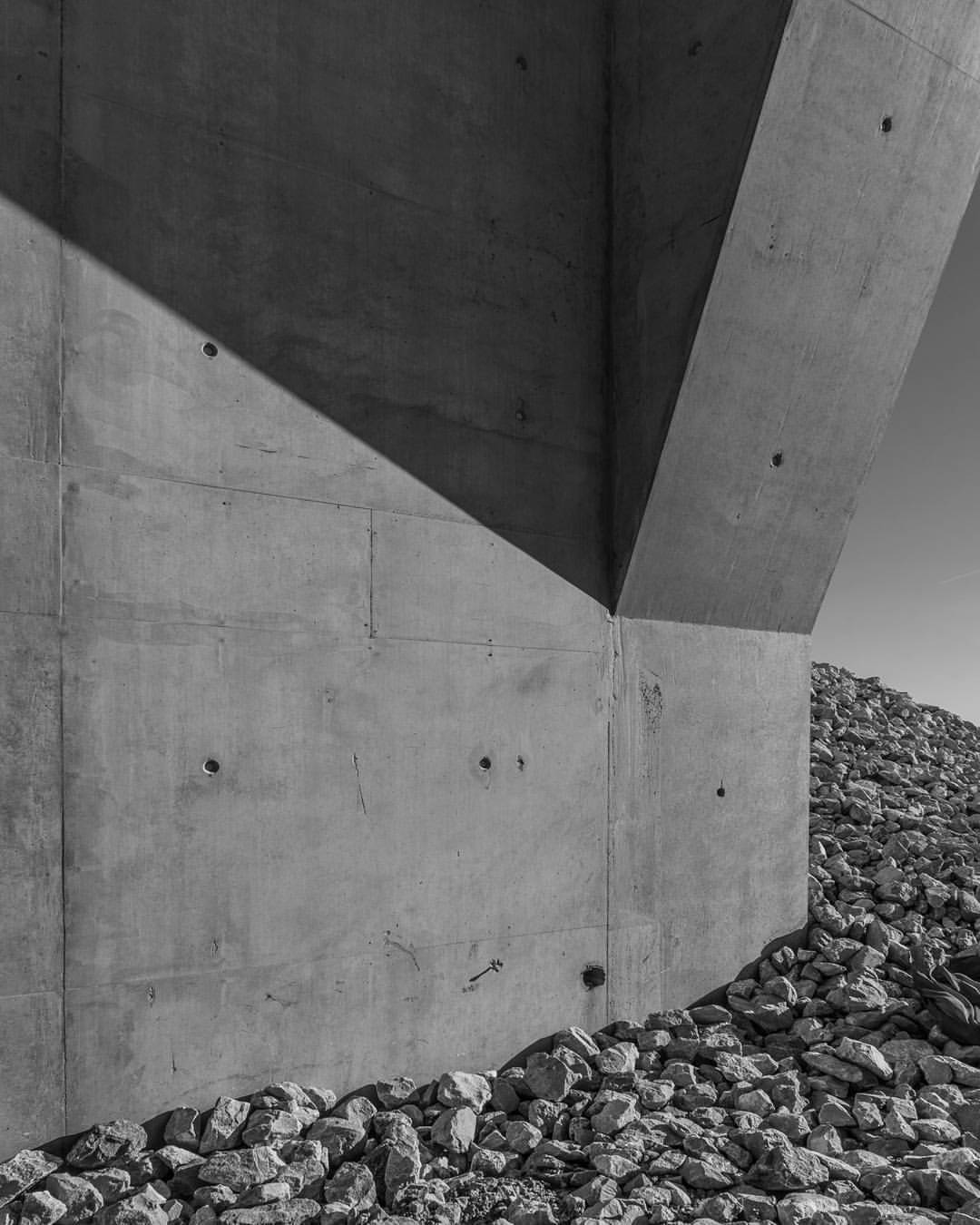 Archillect ID 142890