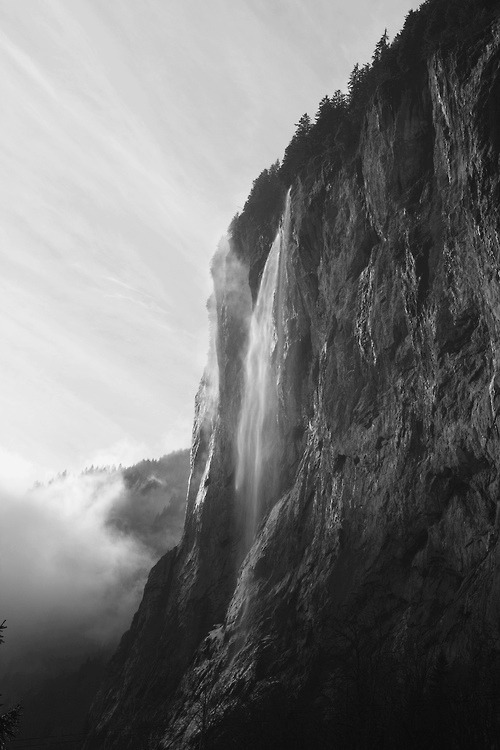 Archillect ID 146750