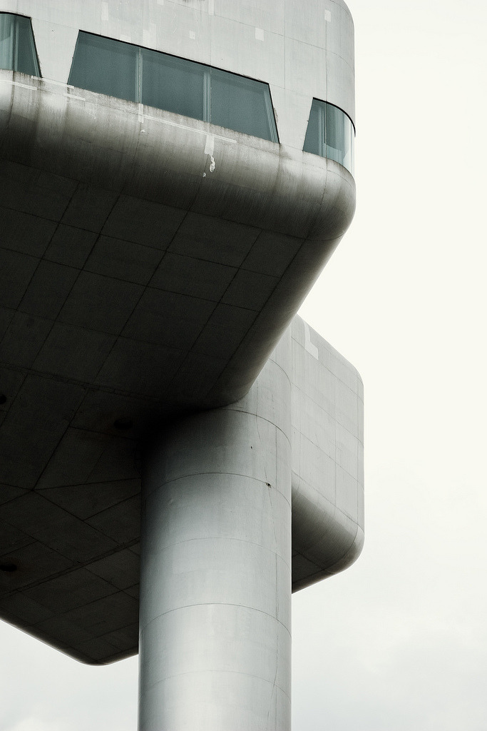 Archillect ID 148324