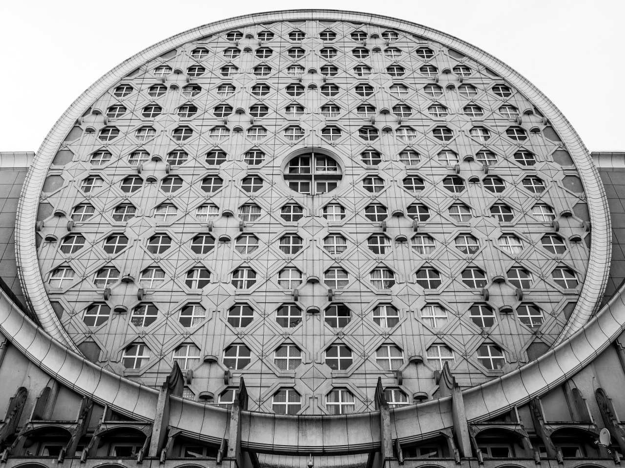 Archillect ID 151678
