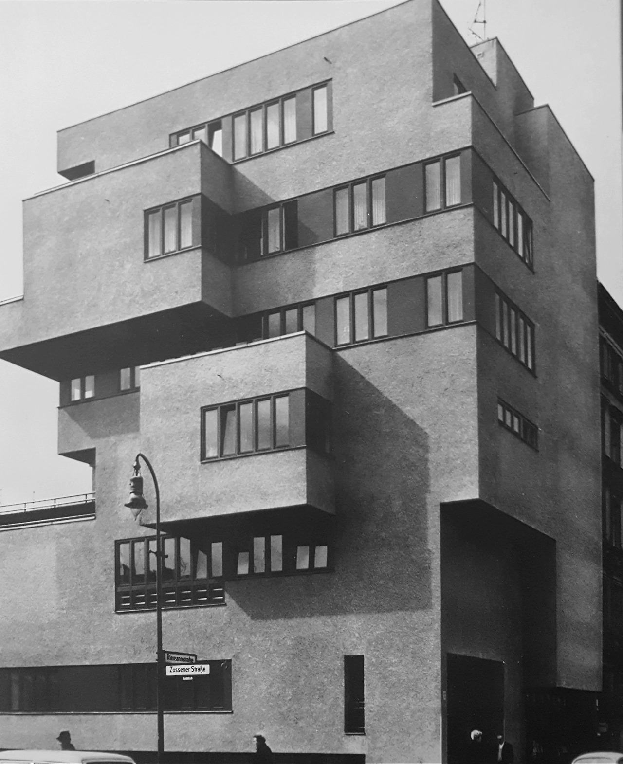 Archillect ID 171096