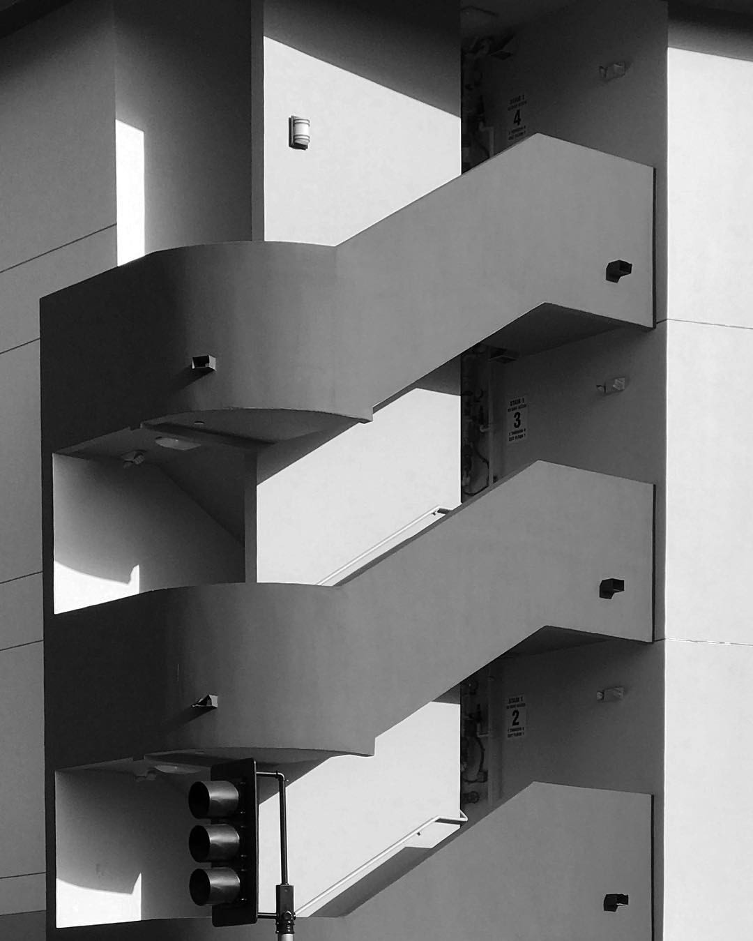 Archillect ID 171330