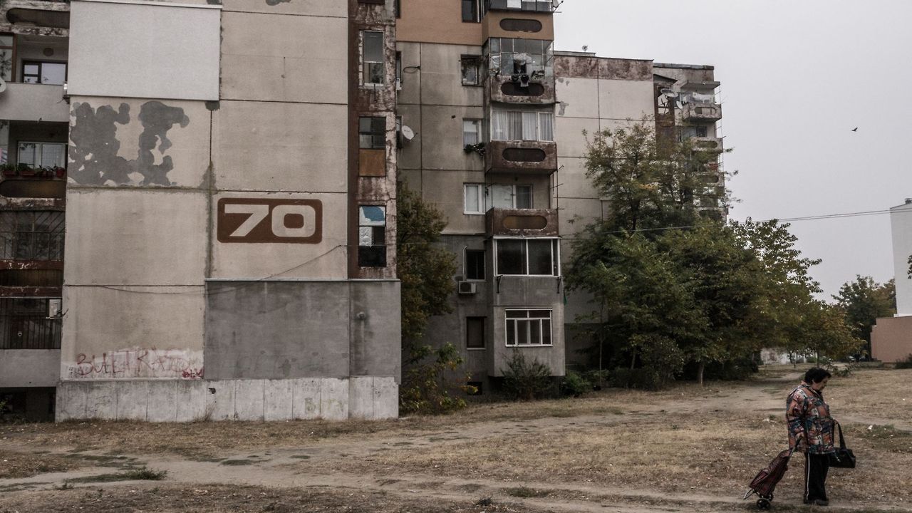 Archillect ID 172405