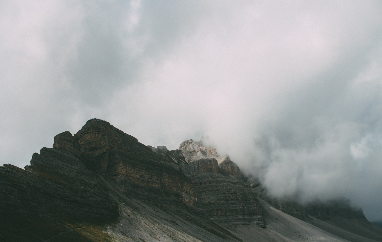Archillect ID 174976