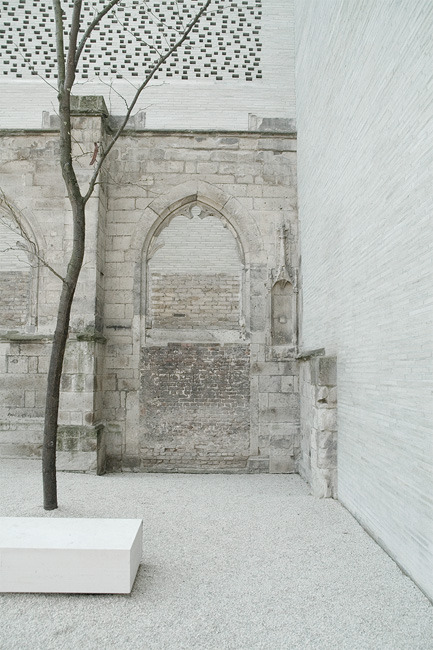 Archillect ID 176091