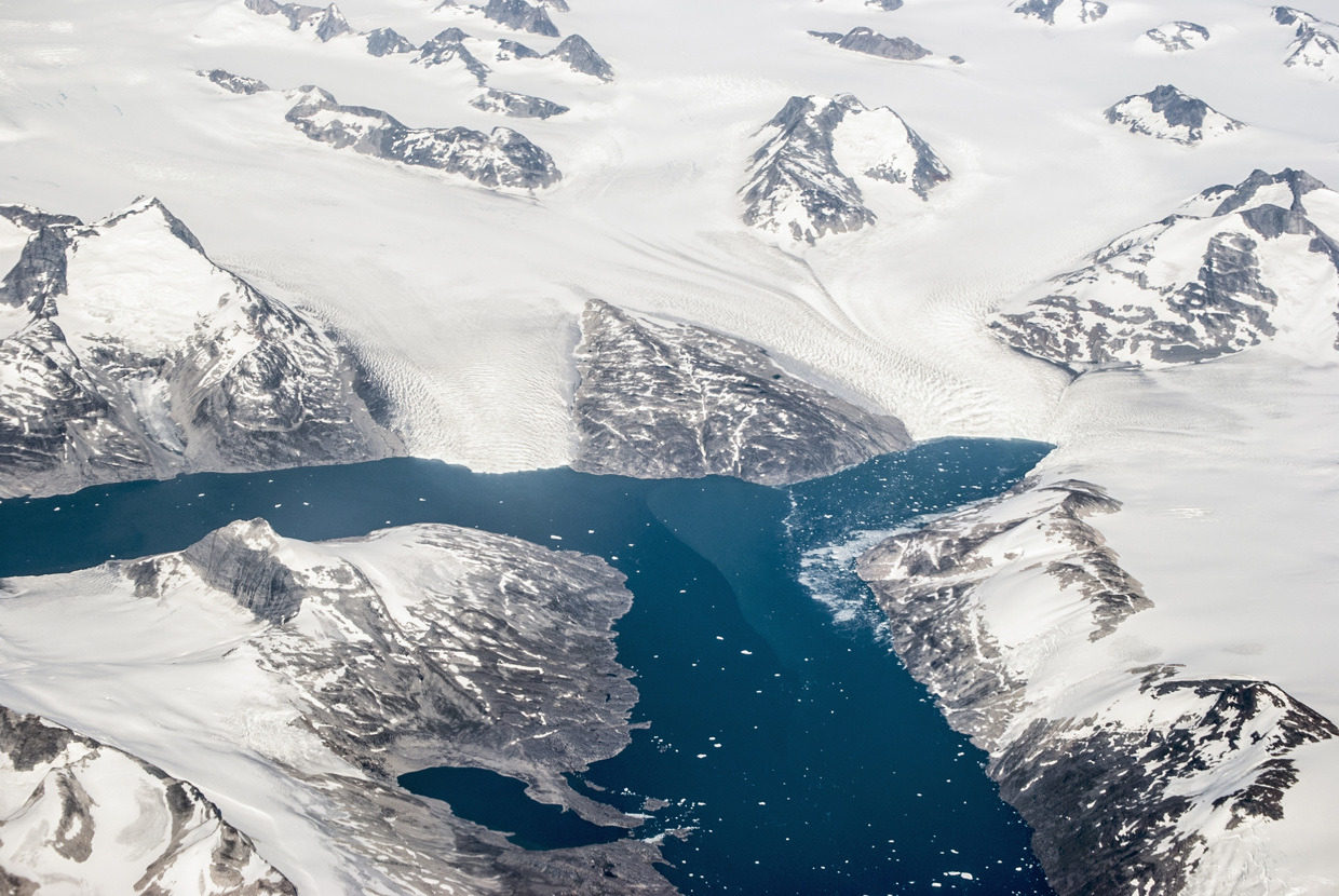 Archillect ID 180773