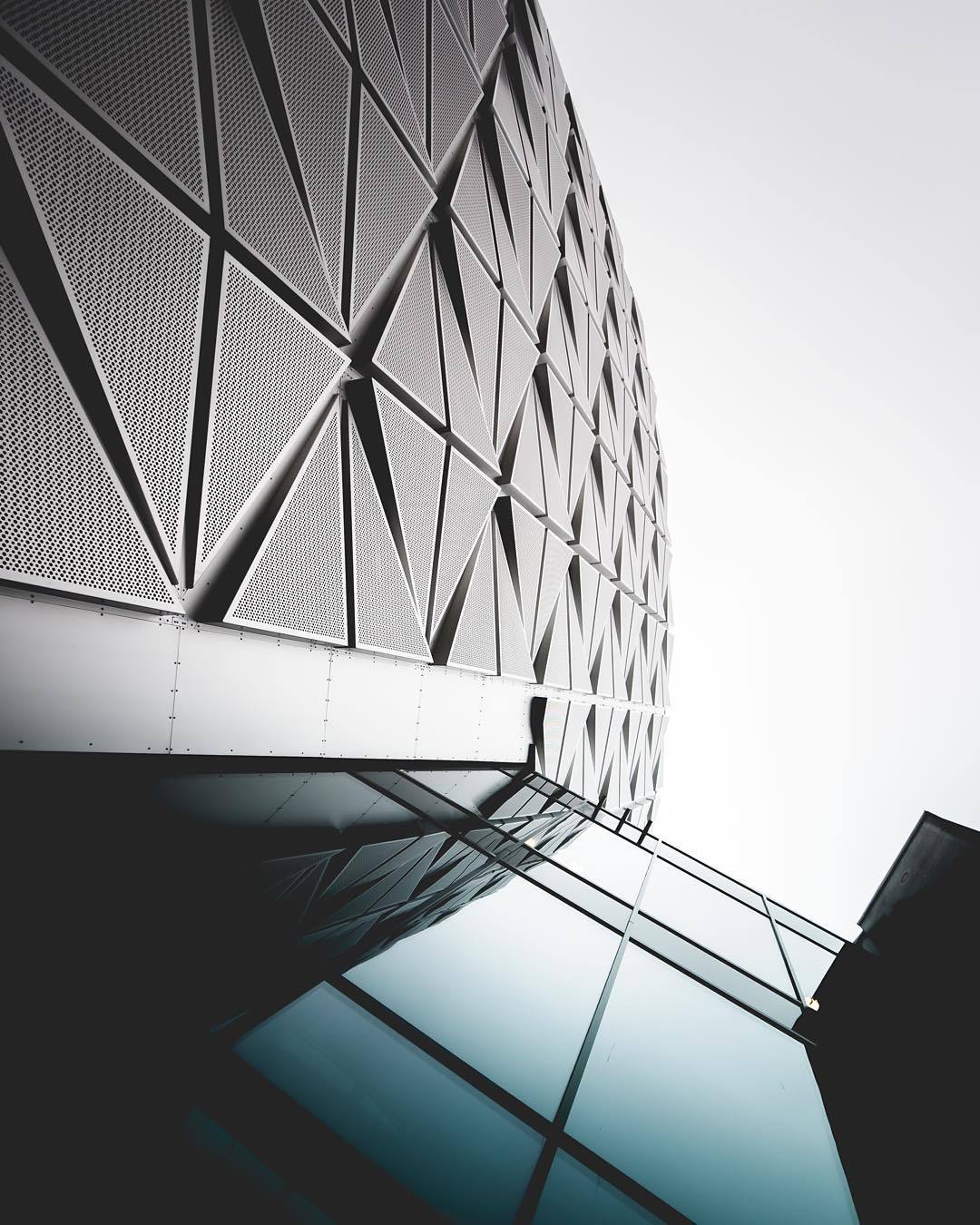 Archillect ID 180880