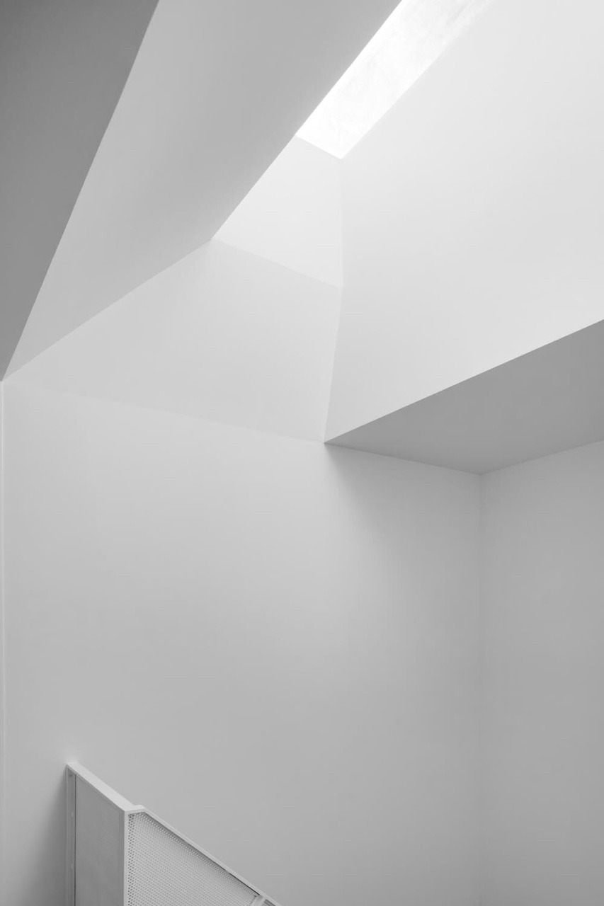 Archillect ID 186176