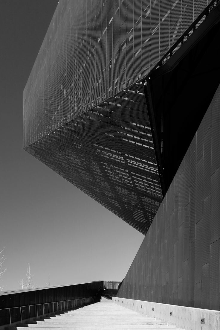 Archillect ID 187670