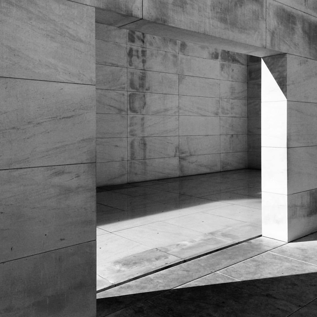 Archillect ID 190111