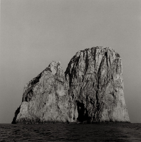 Archillect ID 190584