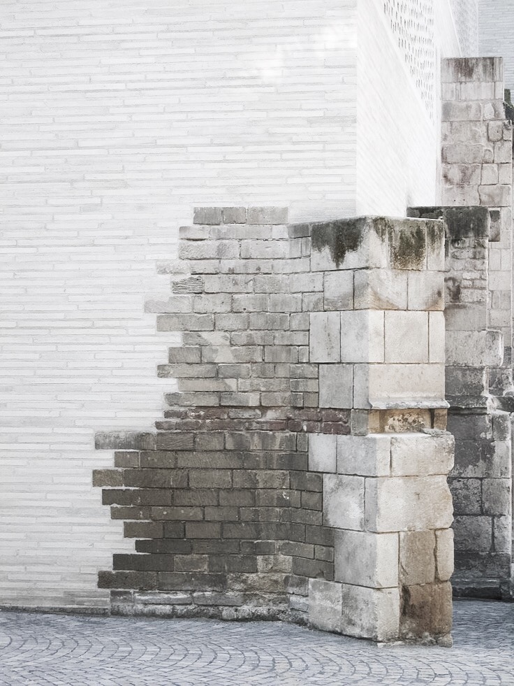 Archillect ID 190658