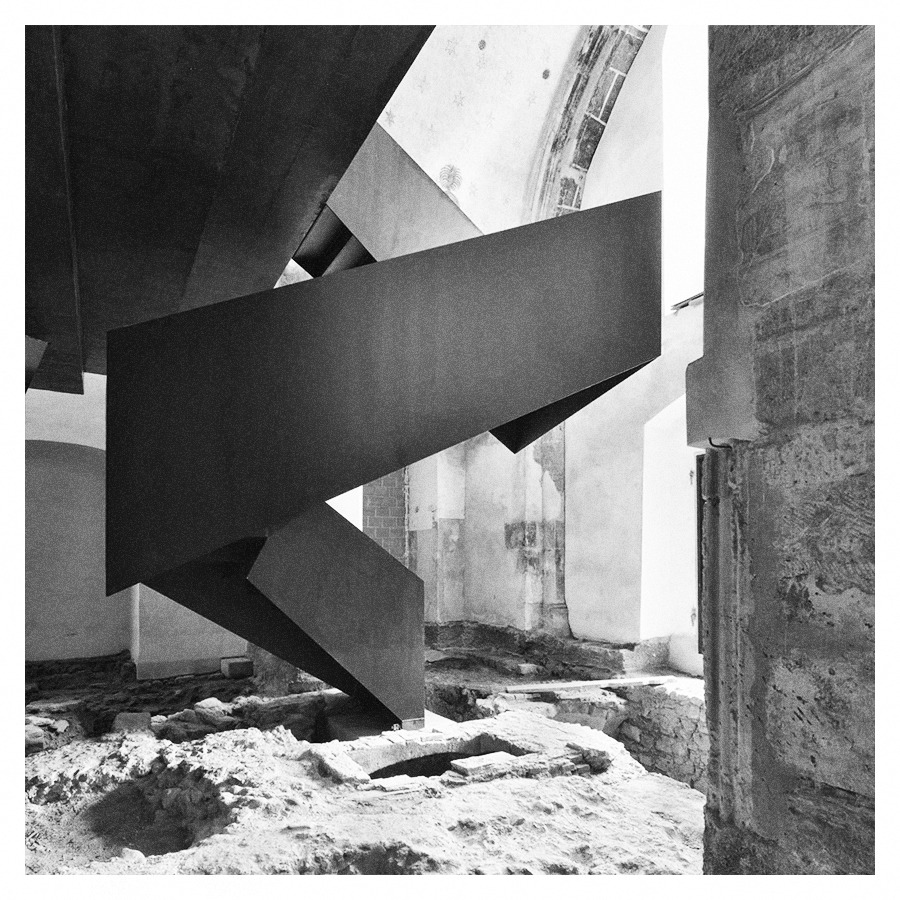 Archillect ID 194375