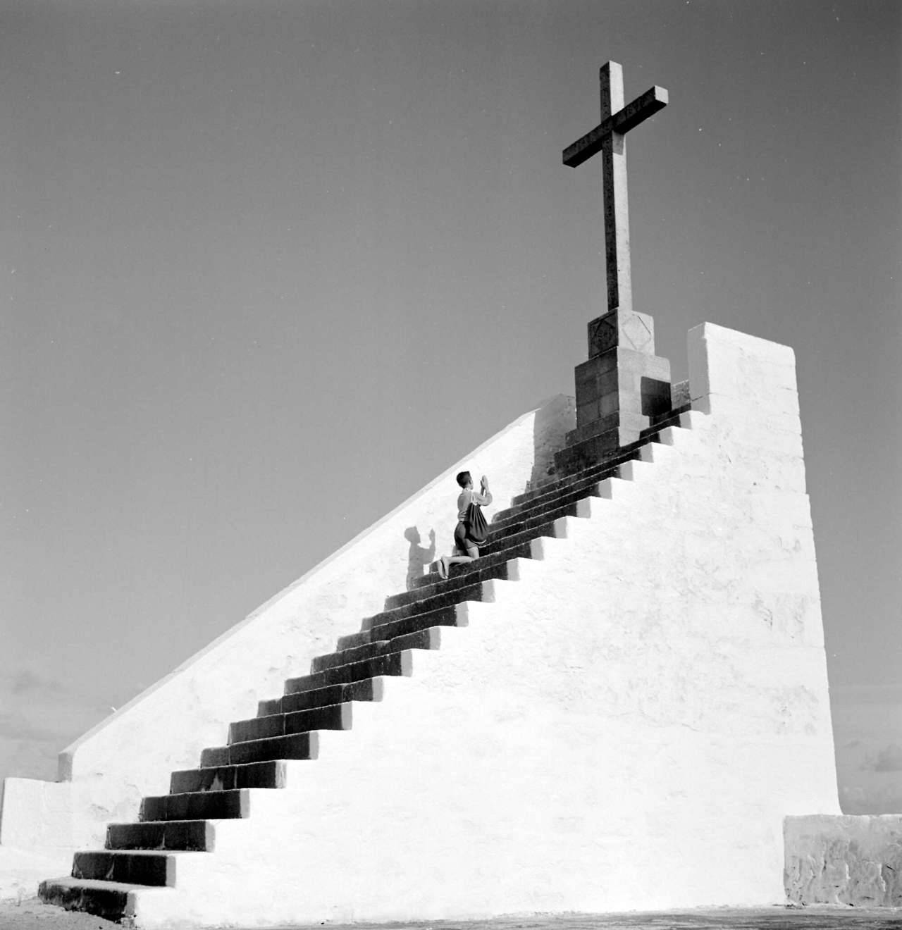 Archillect ID 195668