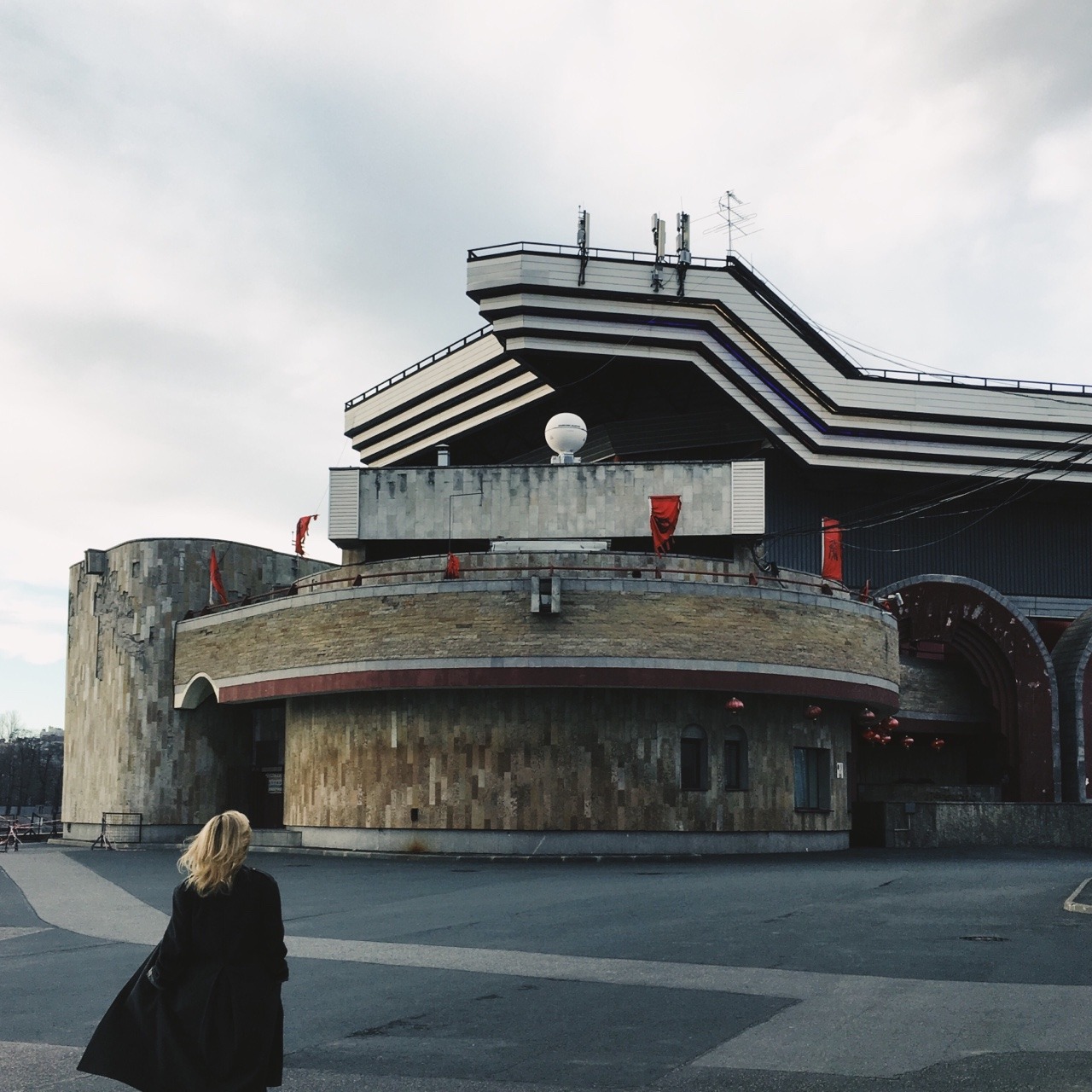 Archillect ID 197650