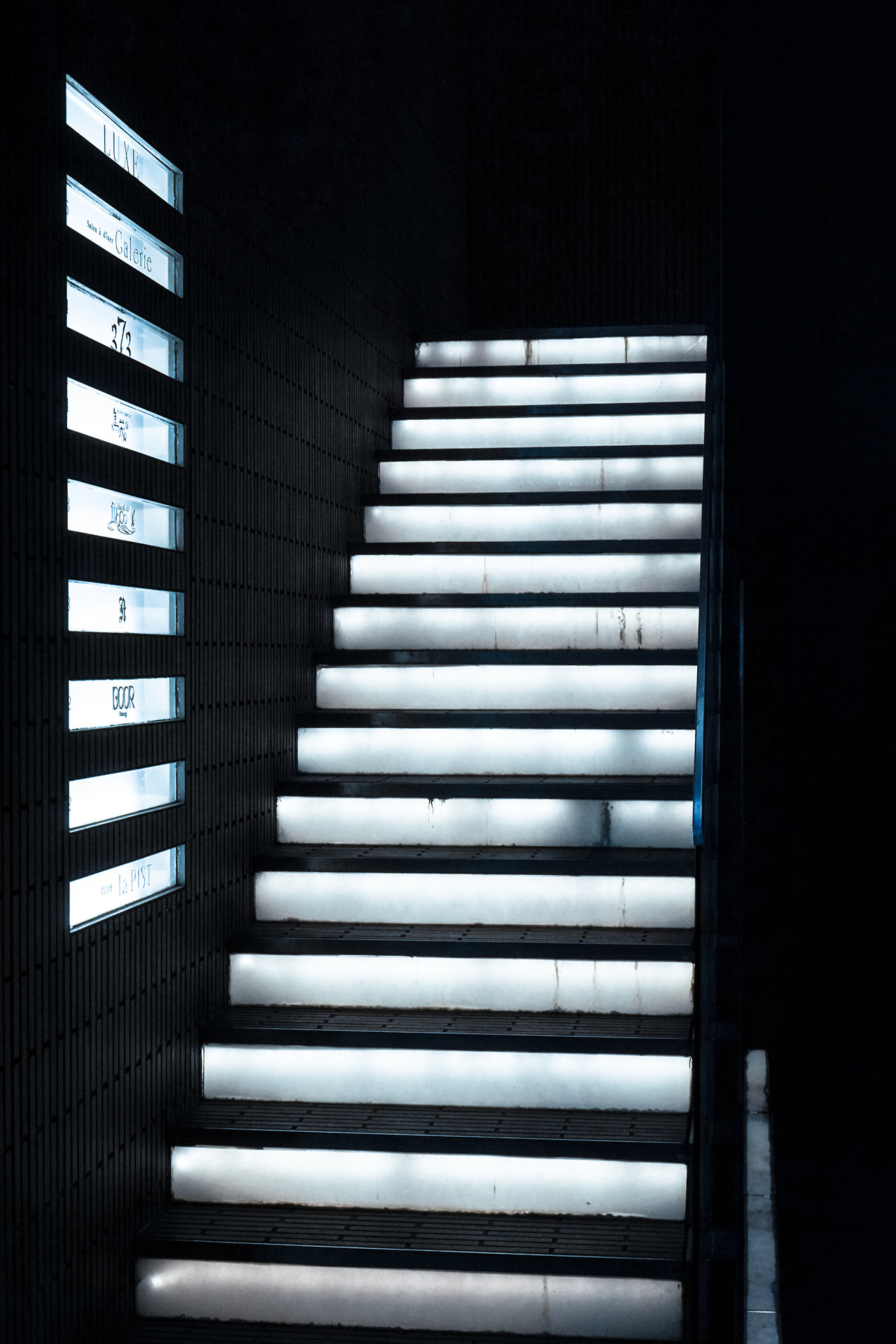 Archillect ID 199976