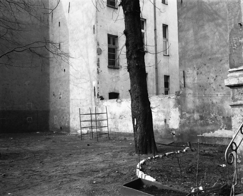 Archillect ID 200374