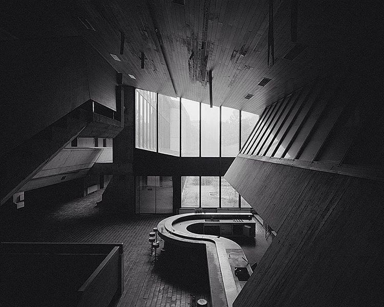 Archillect ID 209565
