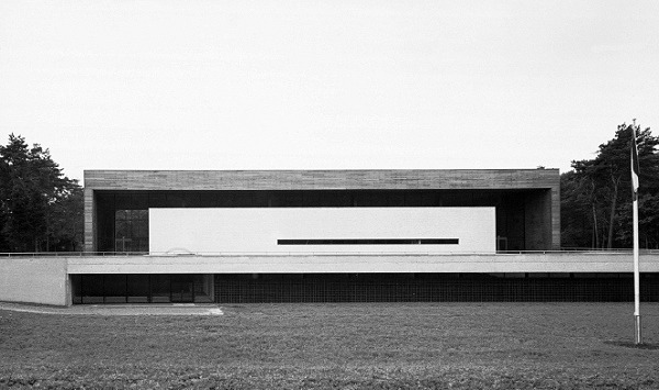 Archillect ID 209871