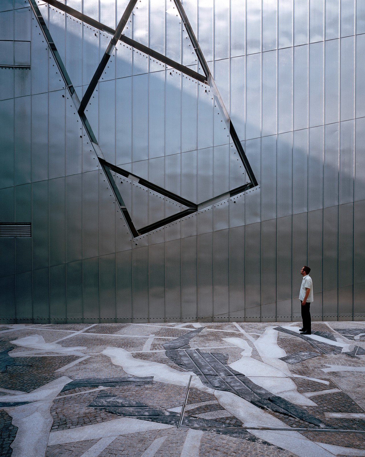 Archillect ID 212274