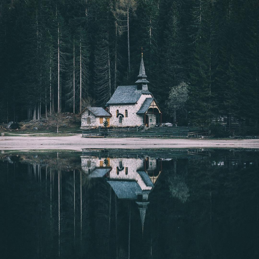 Archillect ID 219408