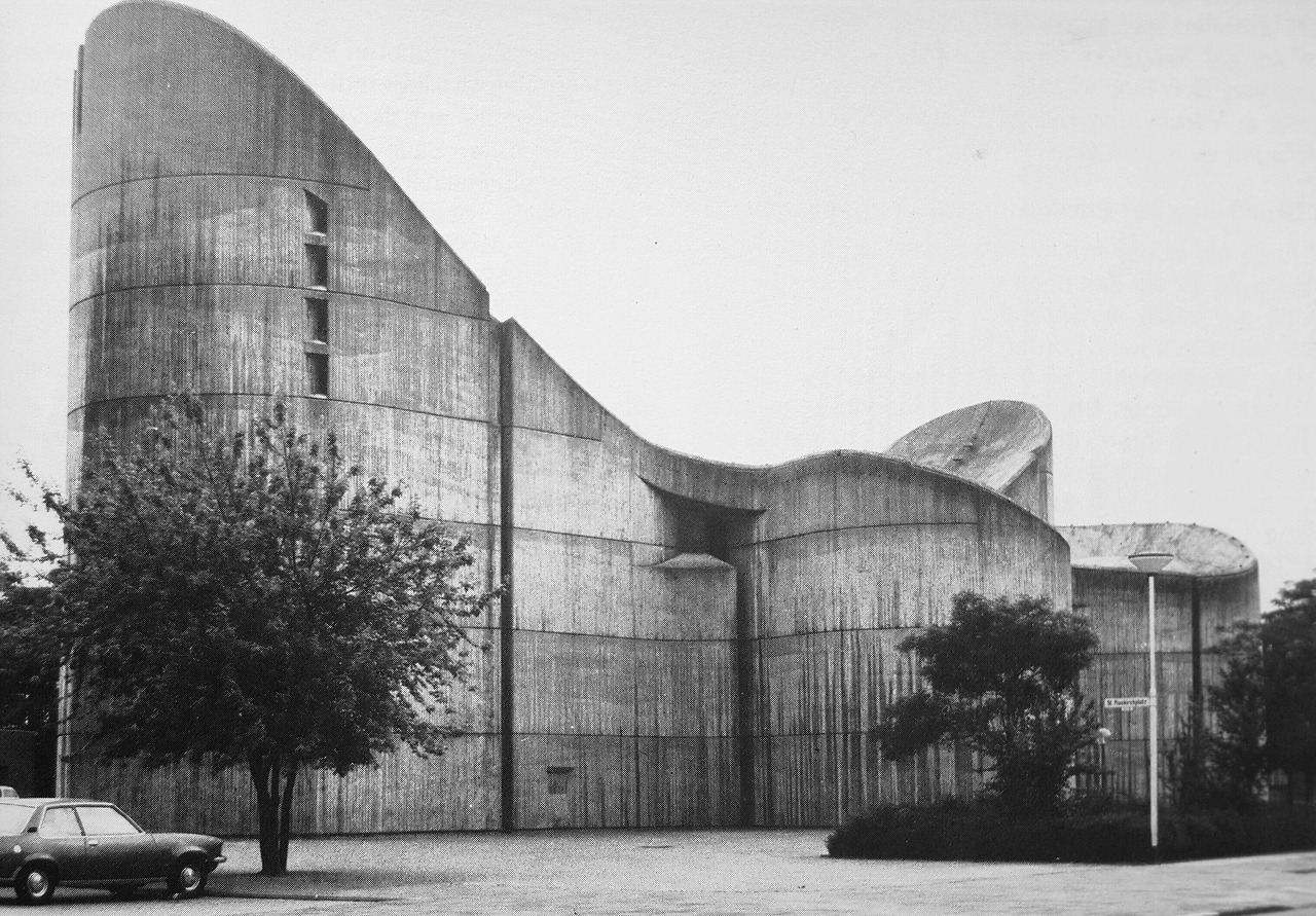 Archillect ID 221383