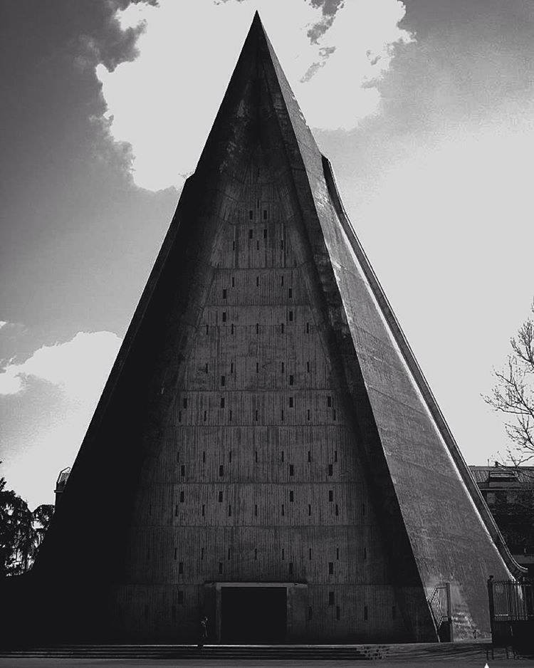 Archillect ID 225005
