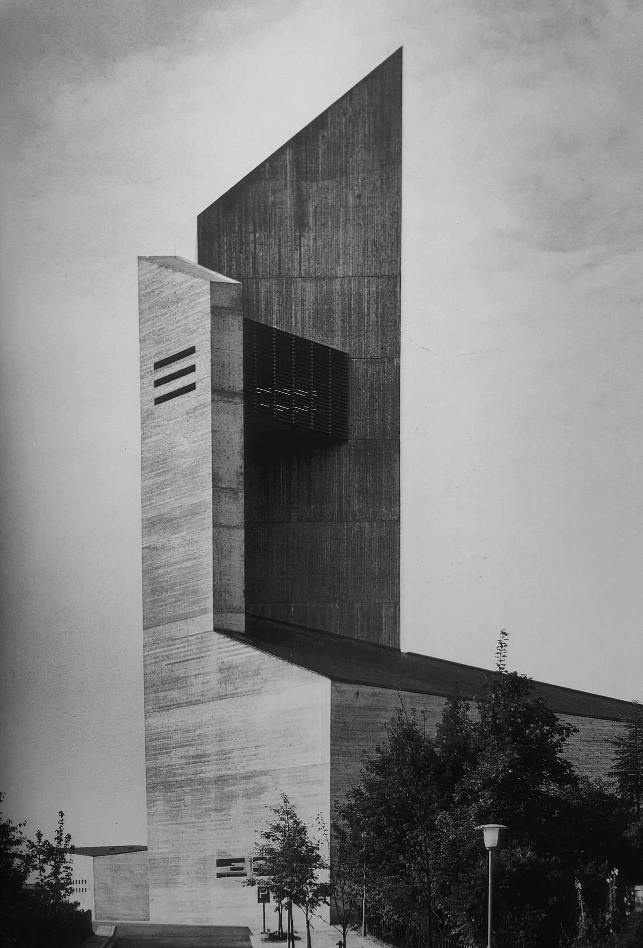 Archillect ID 225276